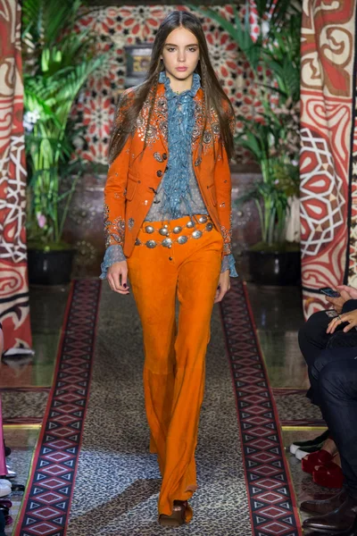Look 29